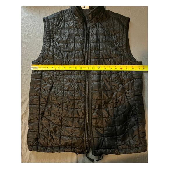 The North Face Men’s Small Black Quilted Vest Lightweight Zip Front Outdoor - Picture 5 of 6
